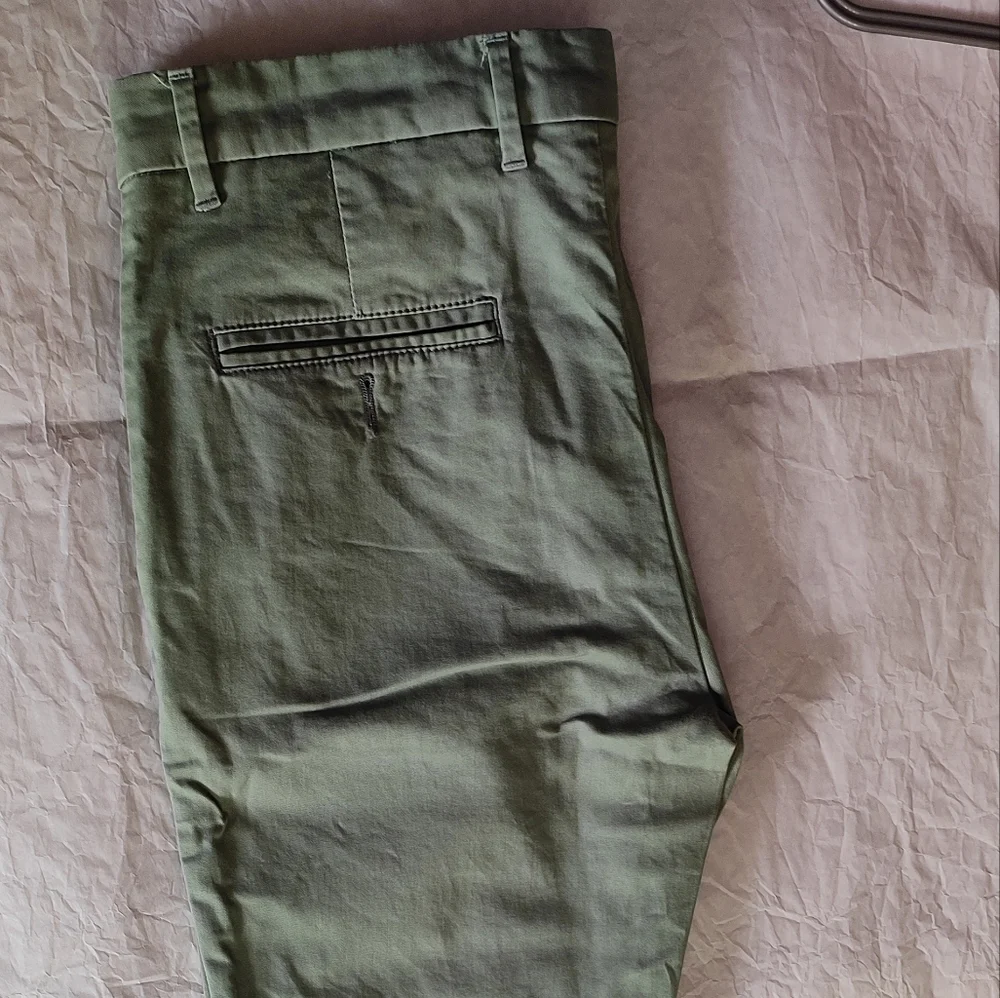 Benedict Chinos - Picture 8 of 9